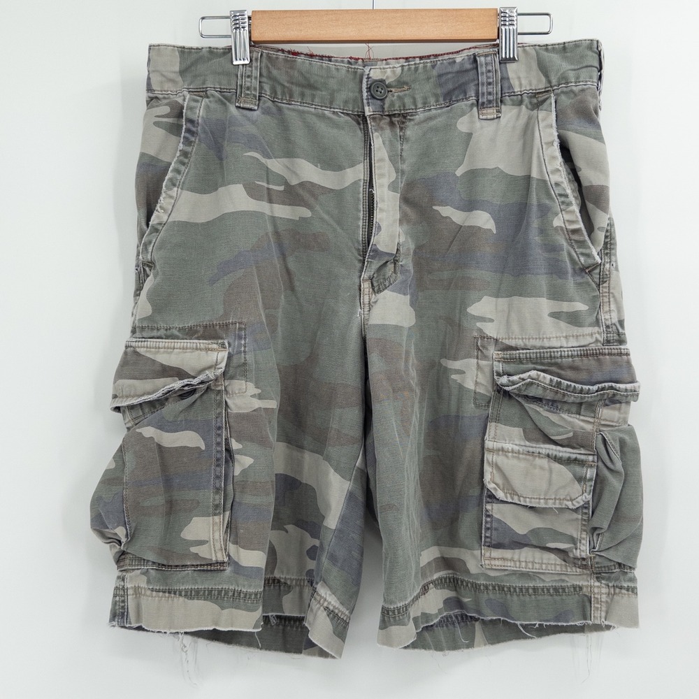 Y2K Mossimo Cargo Shorts Mens 33 Worn Camo Baggy Utility Skate Military Grunge